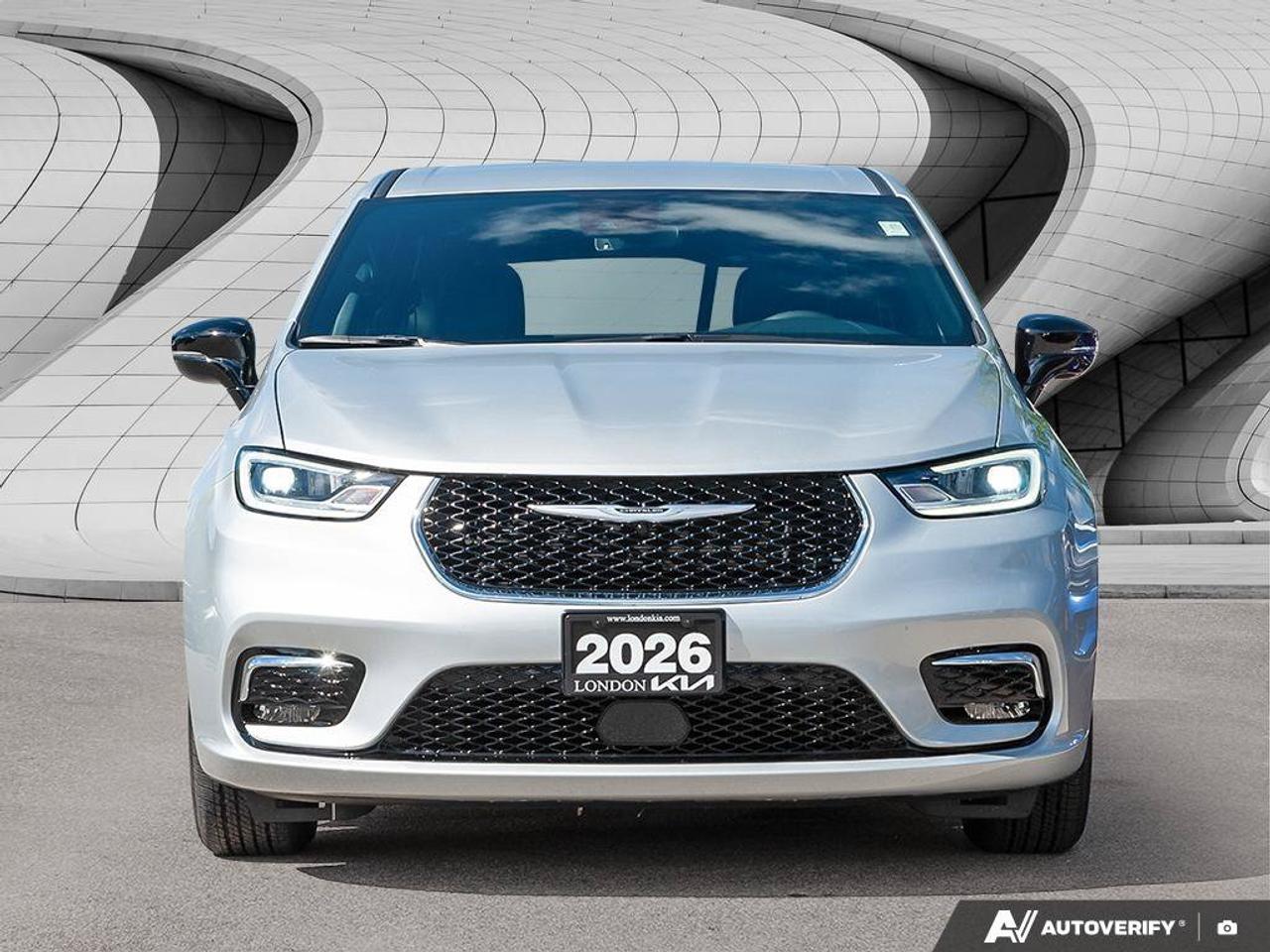 2026 Chrysler Pacifica Select Photo