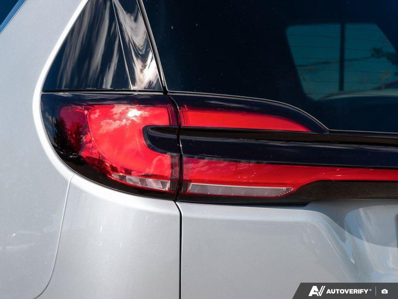 2026 Chrysler Pacifica Select Photo