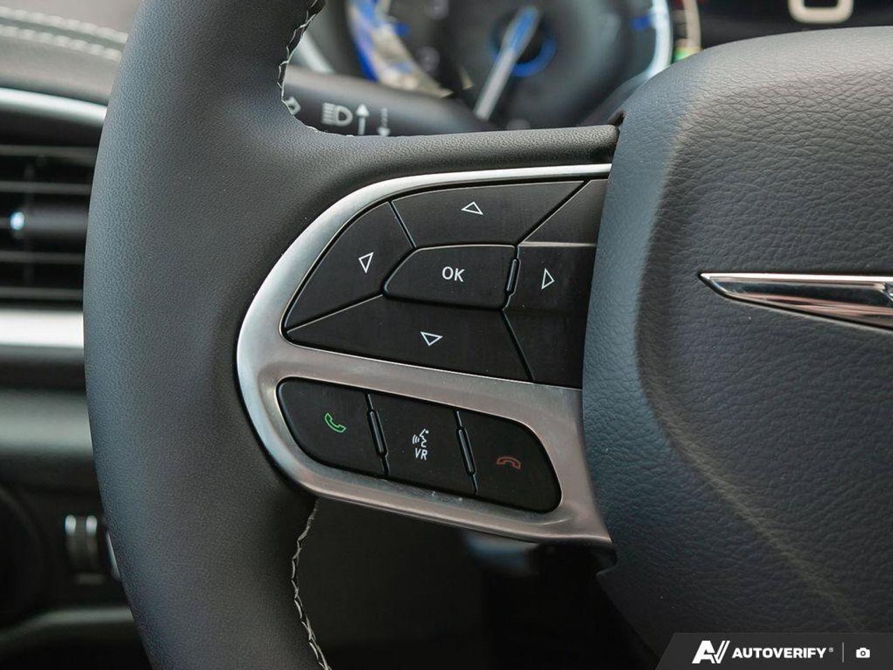 2026 Chrysler Pacifica Select Photo