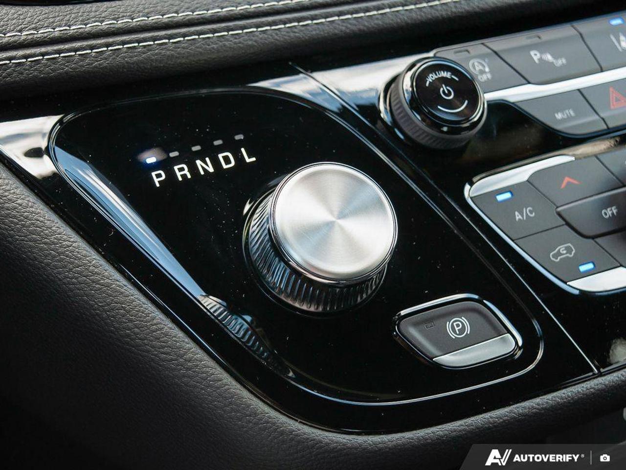 2026 Chrysler Pacifica Select Photo
