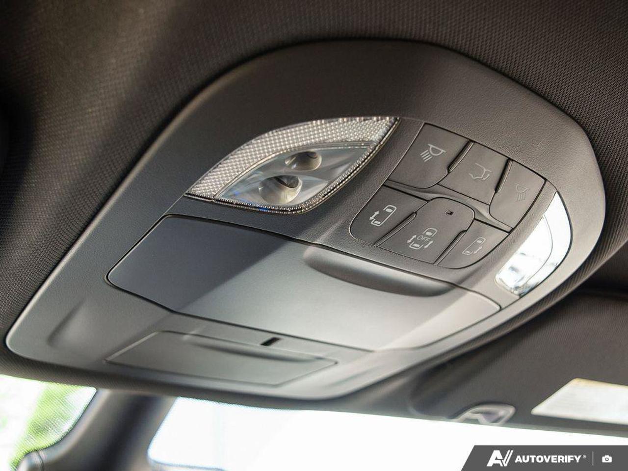 2026 Chrysler Pacifica Select Photo