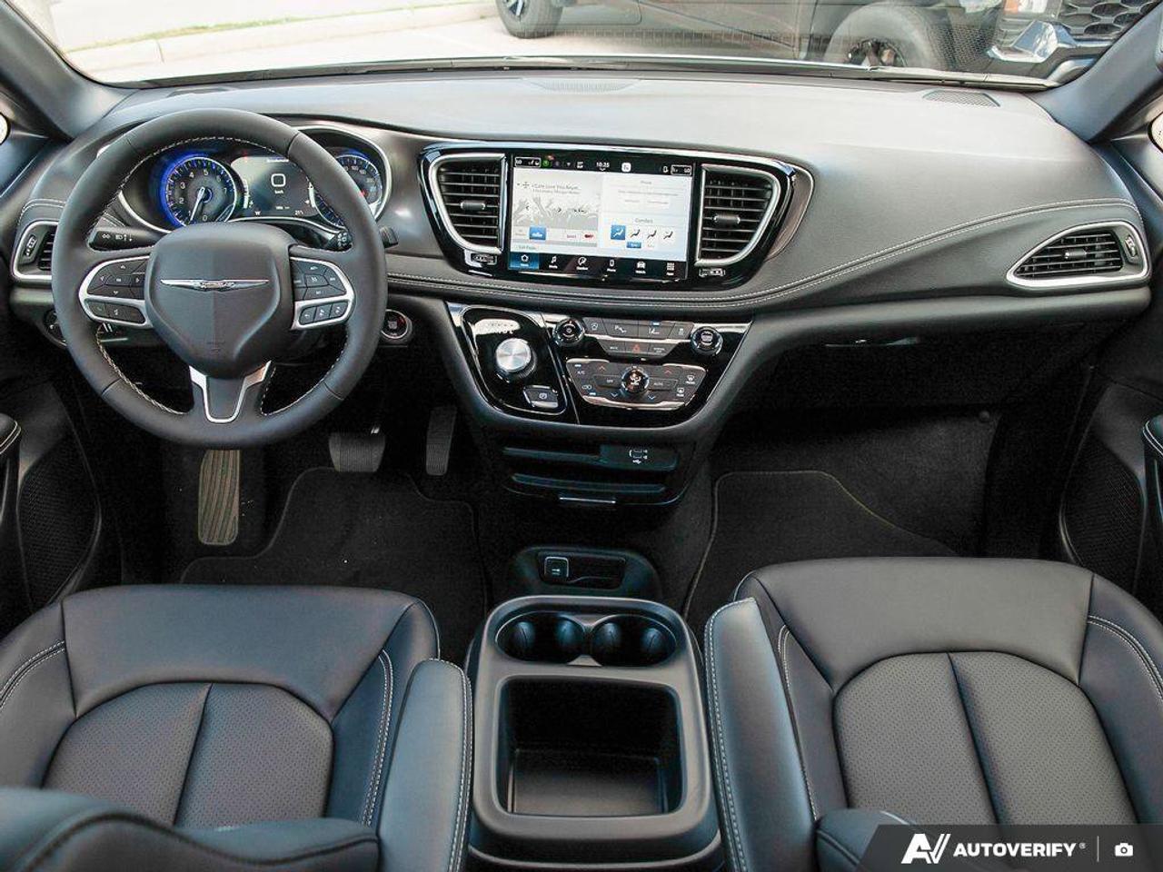 2026 Chrysler Pacifica Select Photo