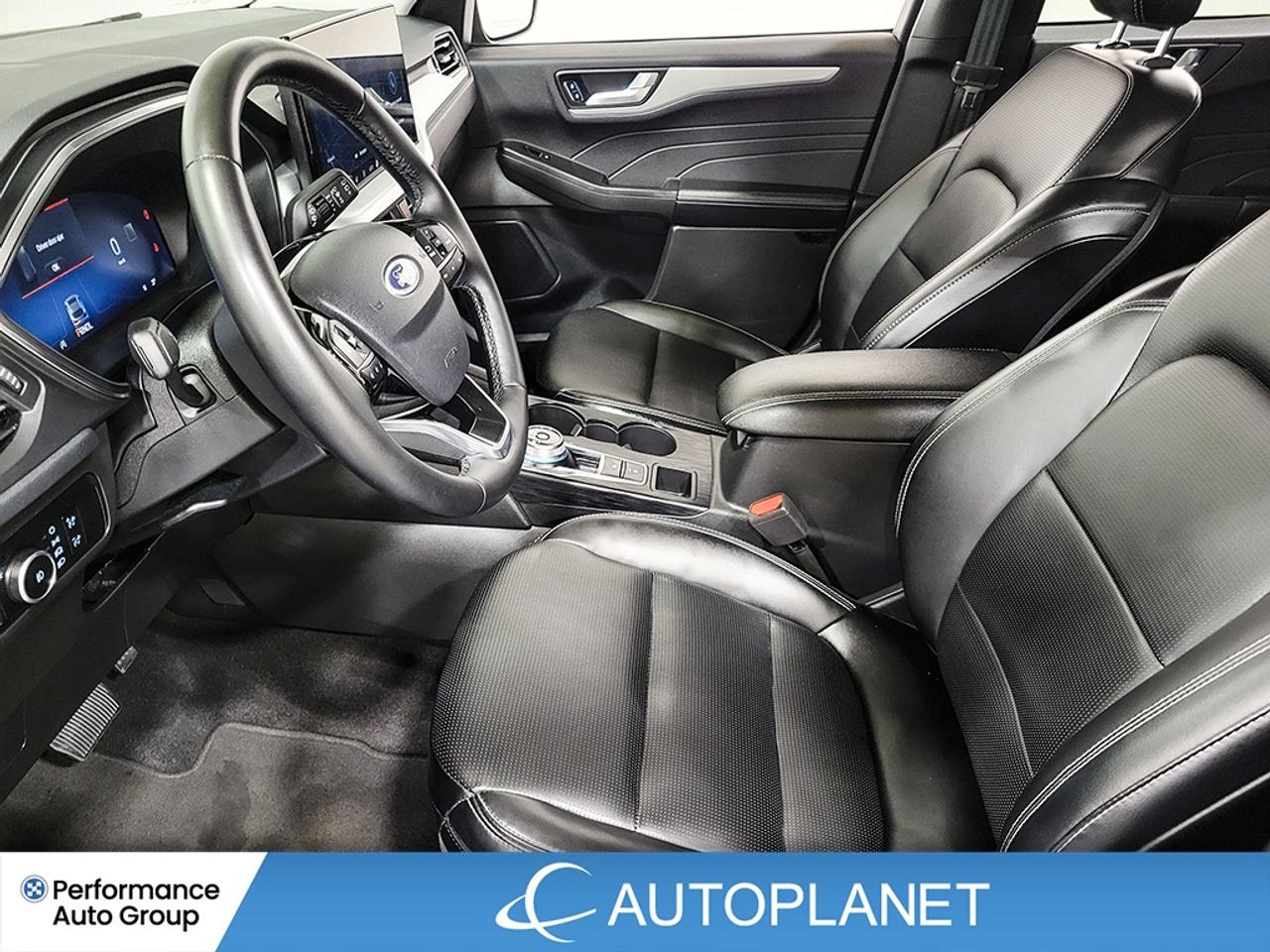 2024 Ford Escape Platinum AWD, Navi, Back Up Cam, Heated Seats! Photo