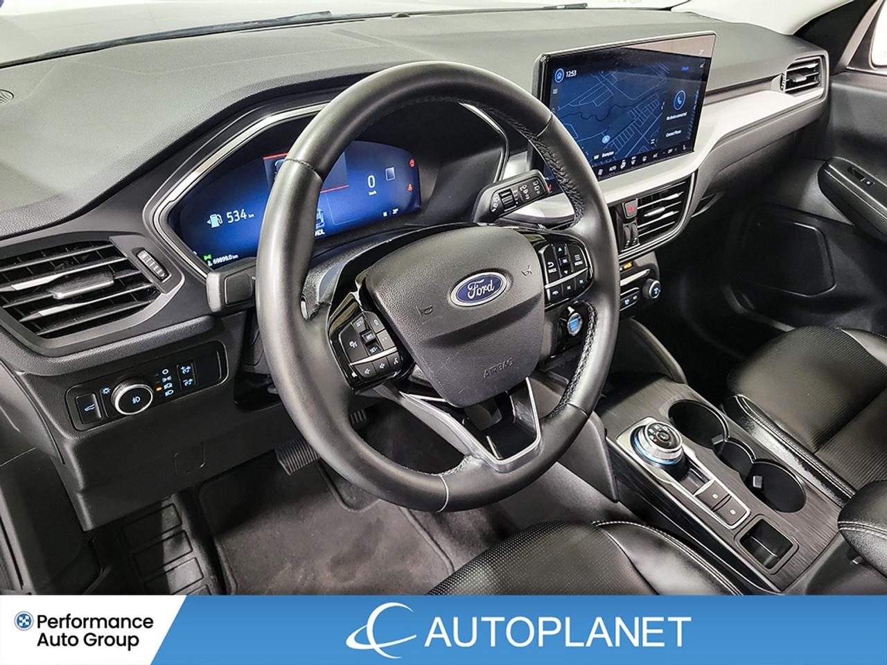 2024 Ford Escape Platinum AWD, Navi, Back Up Cam, Heated Seats! Photo