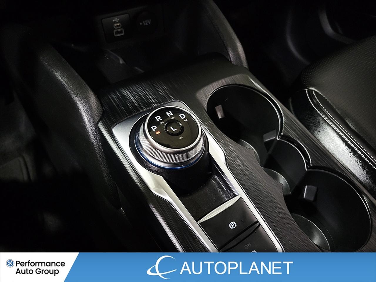 2024 Ford Escape Platinum AWD, Navi, Back Up Cam, Heated Seats! Photo