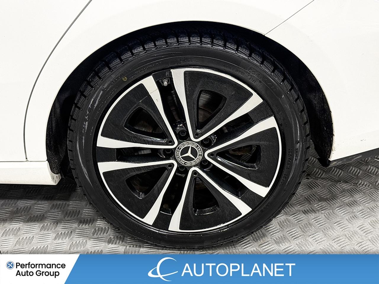 2024 Mercedes-Benz CLA 4MATIC, Pano Roof, Back Up Cam, Apple CarPlay! Photo