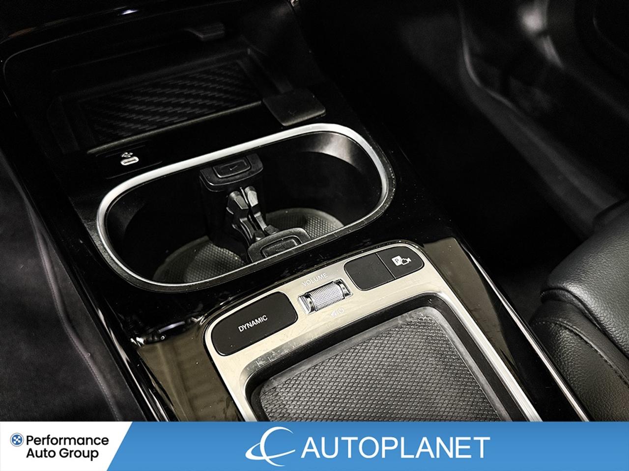 2024 Mercedes-Benz CLA 4MATIC, Pano Roof, Back Up Cam, Apple CarPlay! Photo