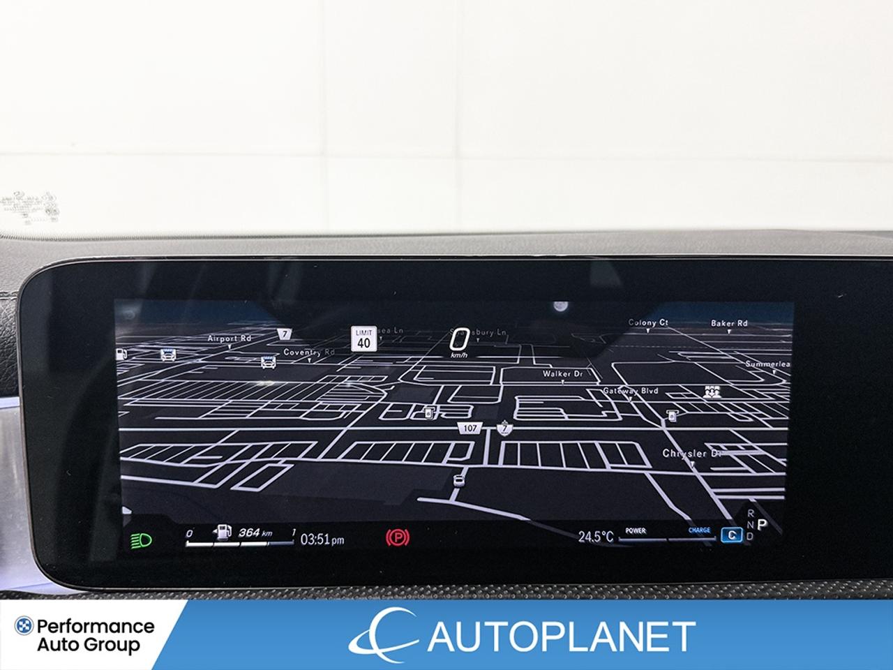 2024 Mercedes-Benz CLA 4MATIC, Pano Roof, Back Up Cam, Apple CarPlay! Photo
