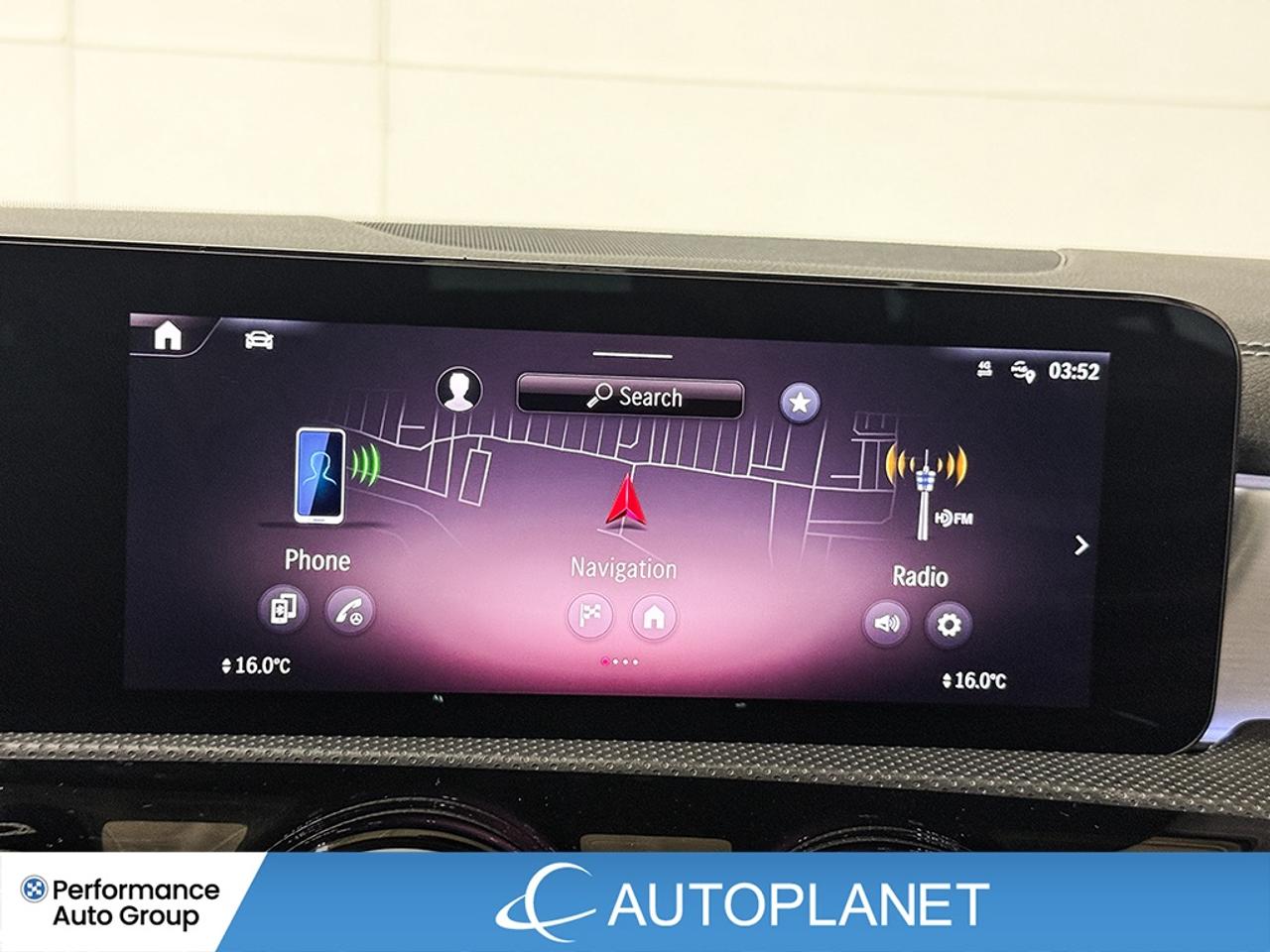 2024 Mercedes-Benz CLA 4MATIC, Pano Roof, Back Up Cam, Apple CarPlay! Photo