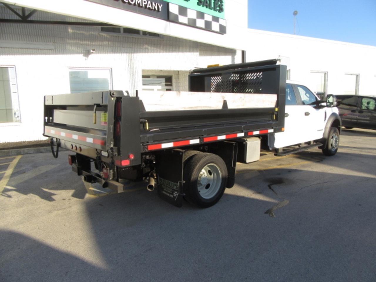 2022 Ford Super Duty F-550 DIESEL CREW CAB 4X4 WITH 12 FT STEEL DUMP BOX Photo2