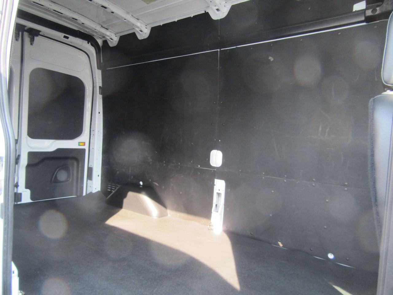 2024 Ford Transit T-250 HIGH ROOF 148 WB CARGO VAN Photo3