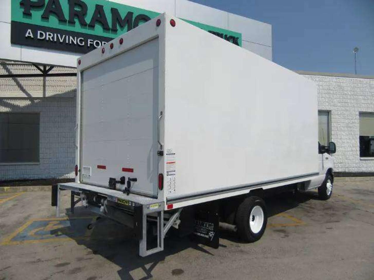 2024 Ford E-450 CUBE VAN 16FT HIGH BOX & POWER LIFTGATE Photo
