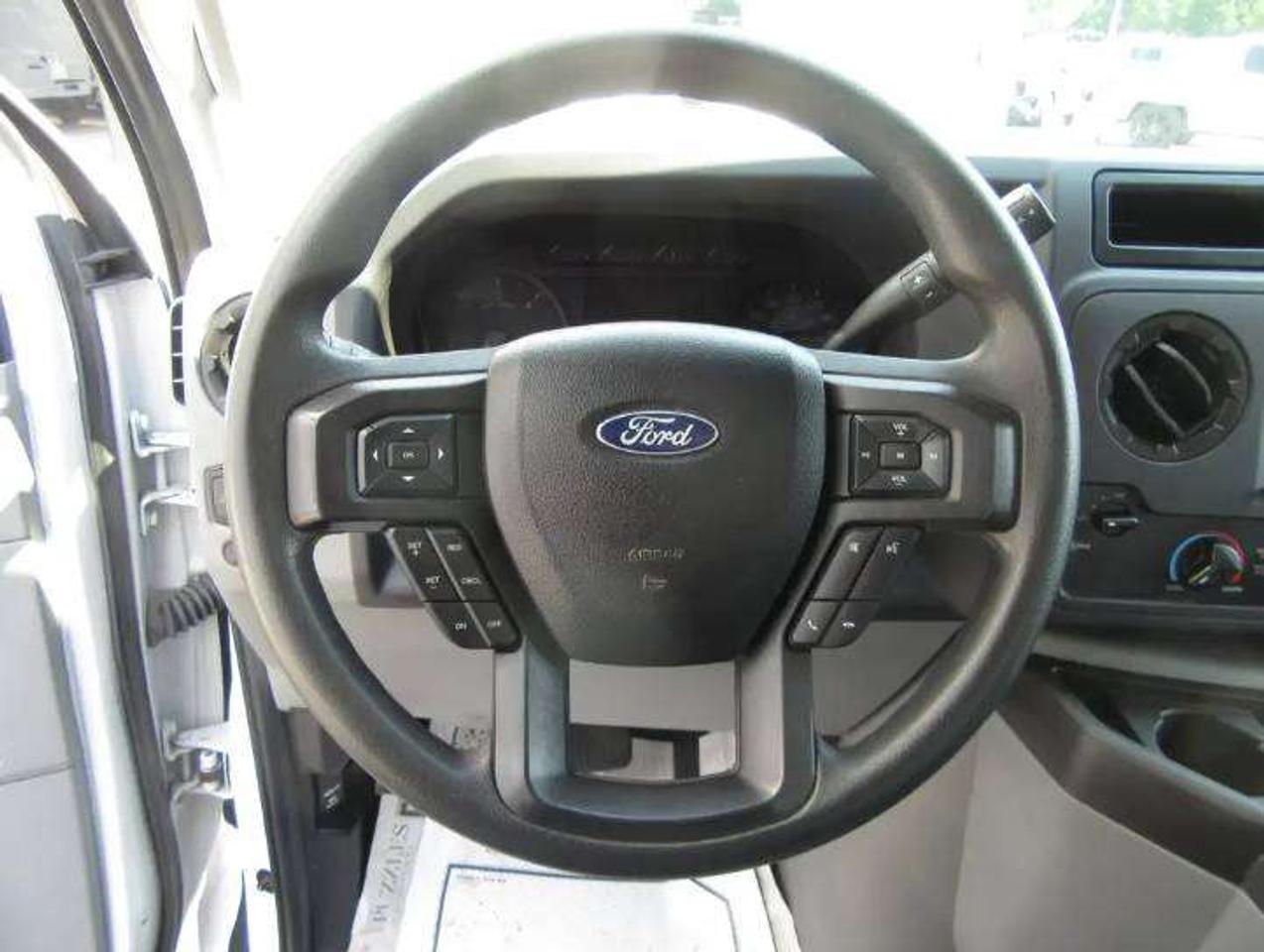 2024 Ford E-450 CUBE VAN 16FT HIGH BOX & POWER LIFTGATE Photo