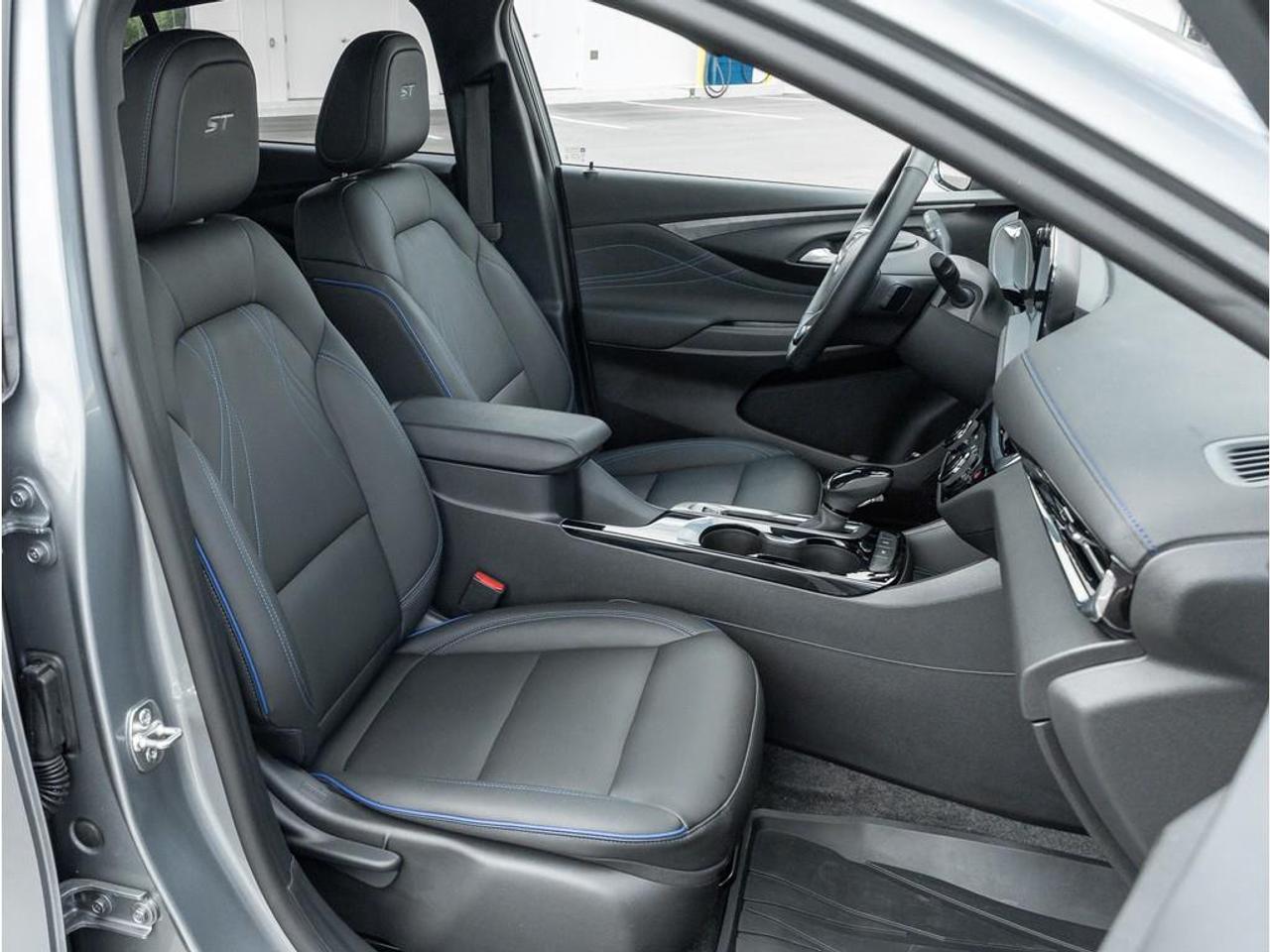 2025 Buick Envista Sport Touring 4dr Front-Wheel Drive Photo