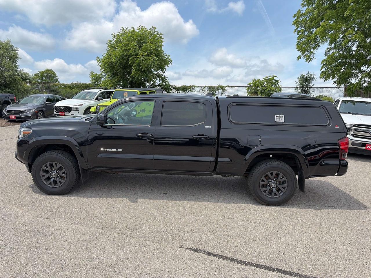 2022 Toyota Tacoma SR5, CLEAN CARFAX, 6' BOX, HEATED SEATS! Photo4