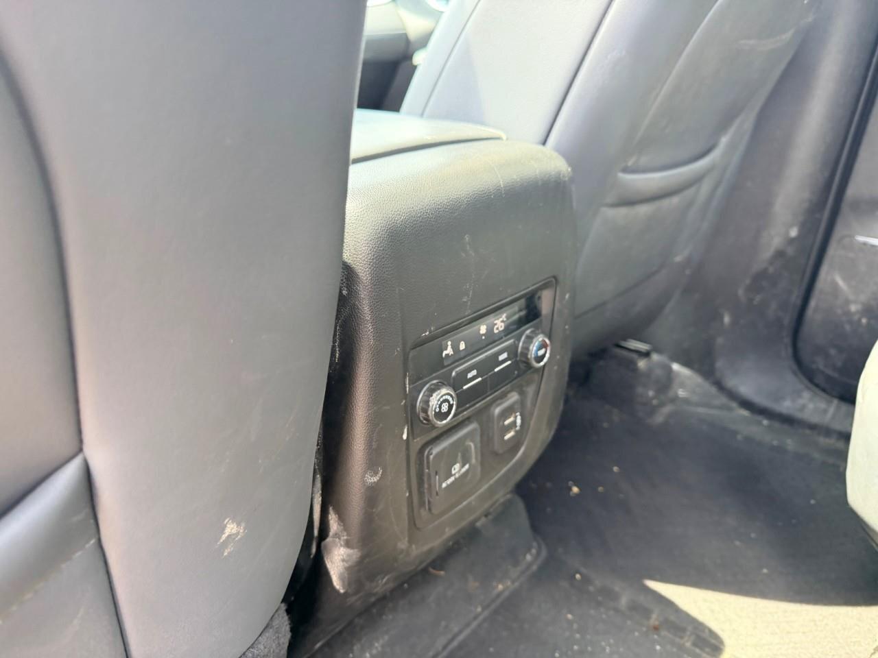 2023 Buick Enclave AWD 4dr Essence Photo