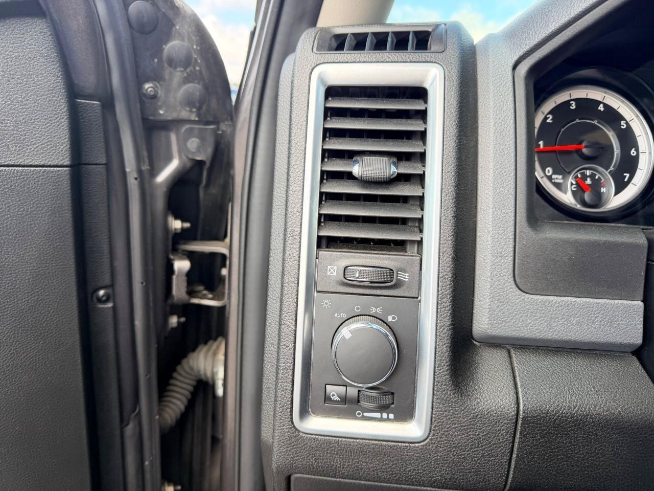 2019 RAM 1500 Classic SLT 4x4 Crew Cab 5'7  Box Photo