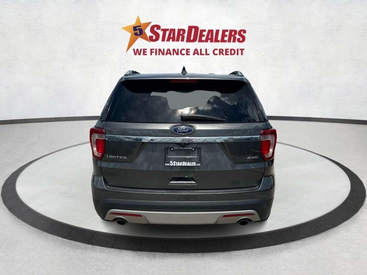2017 Ford Explorer NAV LEATHER HEATED SEATS! WE FINANCE ALL CREDIT! Photo