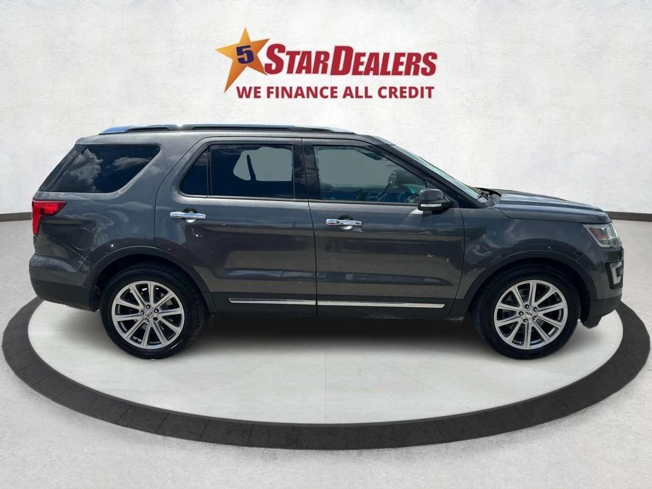 2017 Ford Explorer NAV LEATHER HEATED SEATS! WE FINANCE ALL CREDIT! Photo