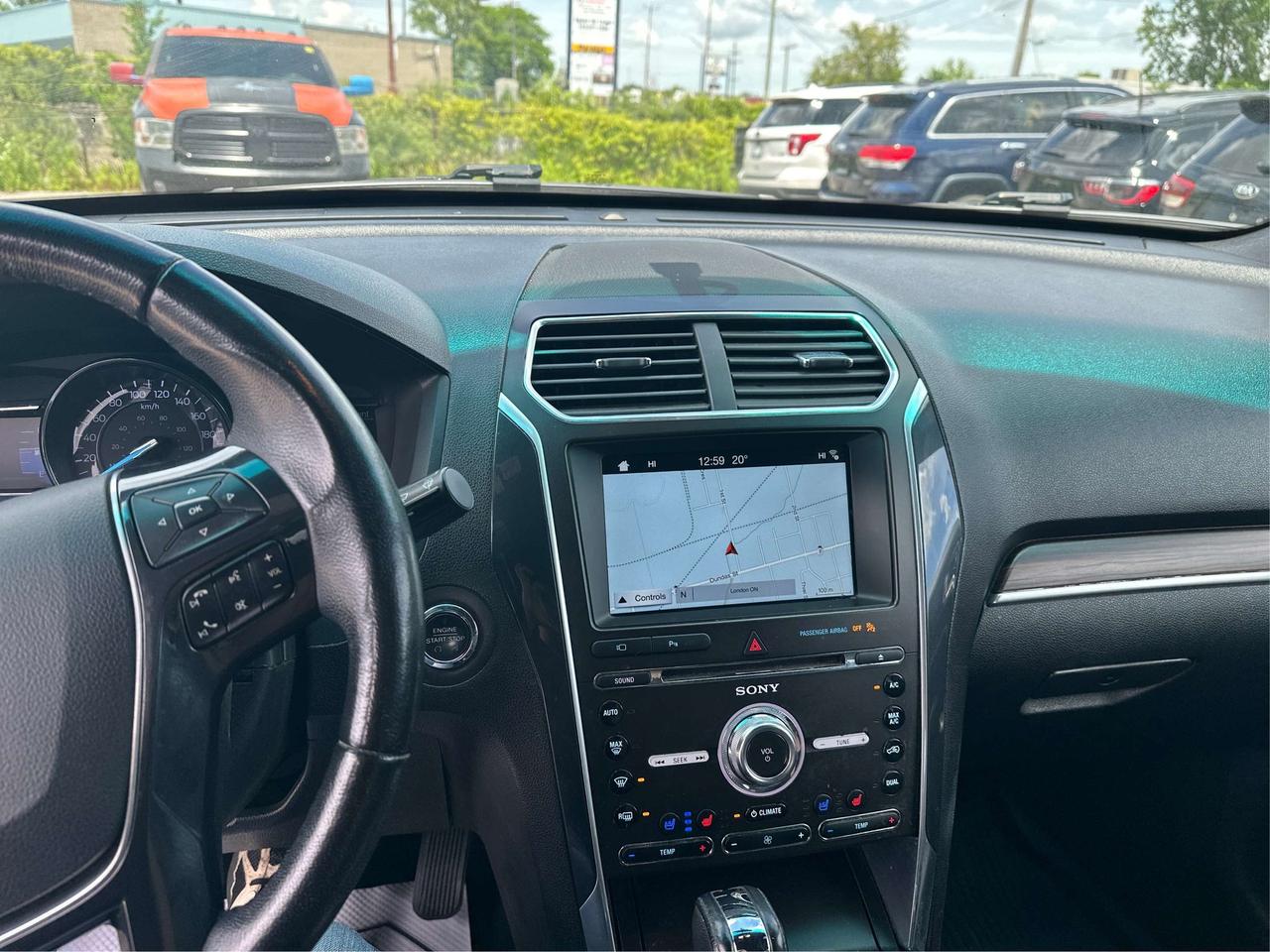 2017 Ford Explorer NAV LEATHER HEATED SEATS! WE FINANCE ALL CREDIT! Photo