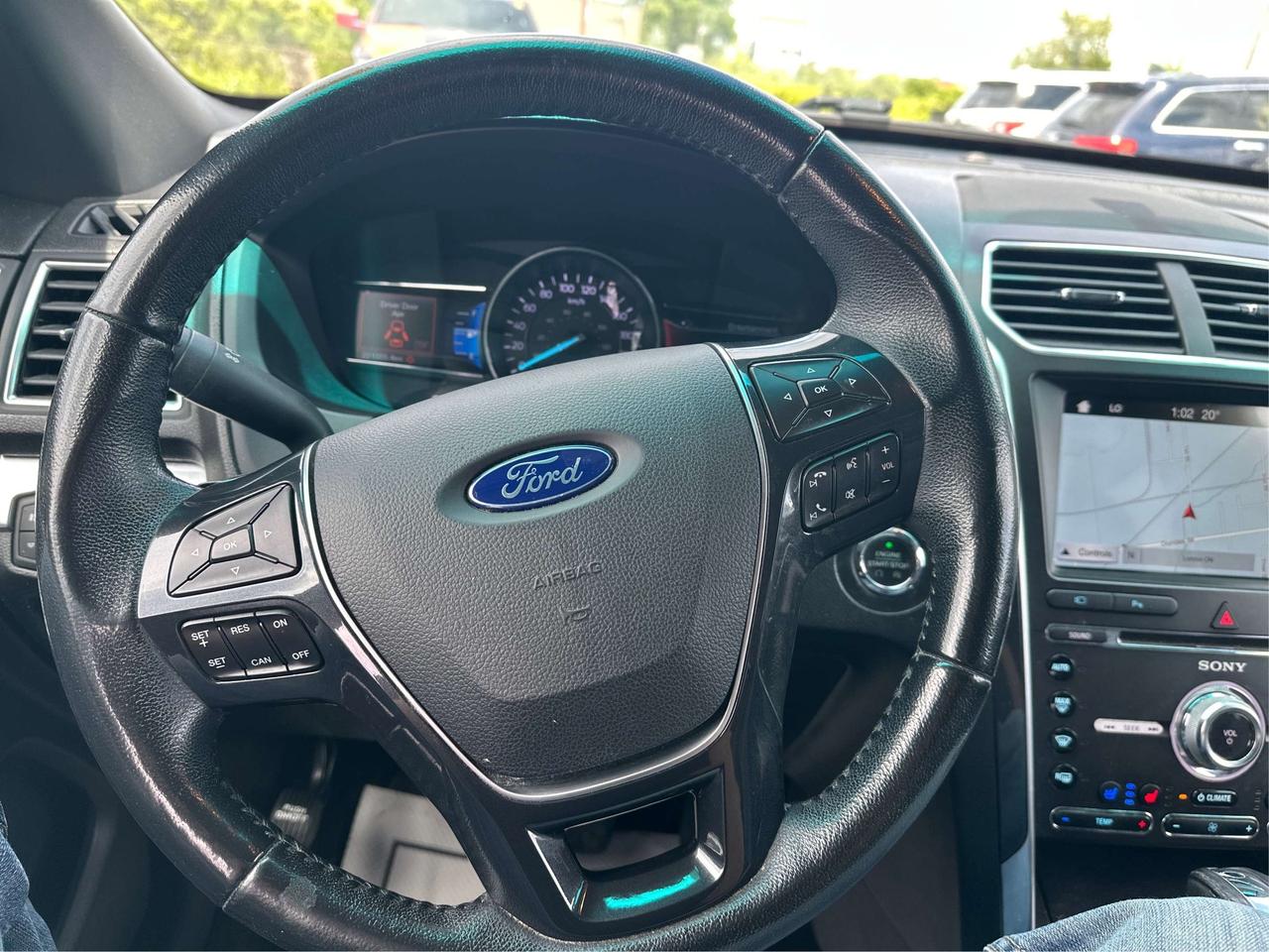 2017 Ford Explorer NAV LEATHER HEATED SEATS! WE FINANCE ALL CREDIT! Photo