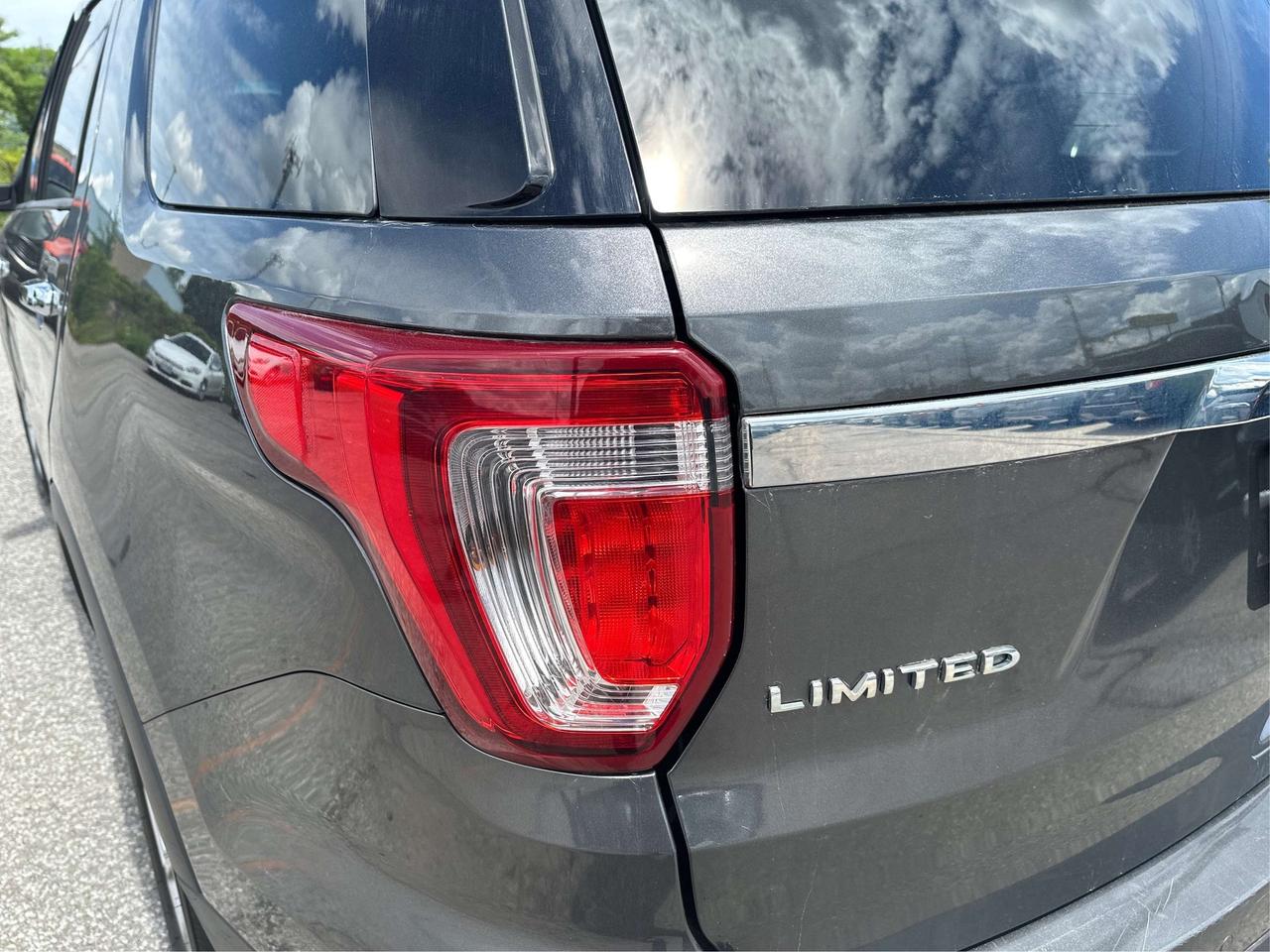 2017 Ford Explorer NAV LEATHER HEATED SEATS! WE FINANCE ALL CREDIT! Photo