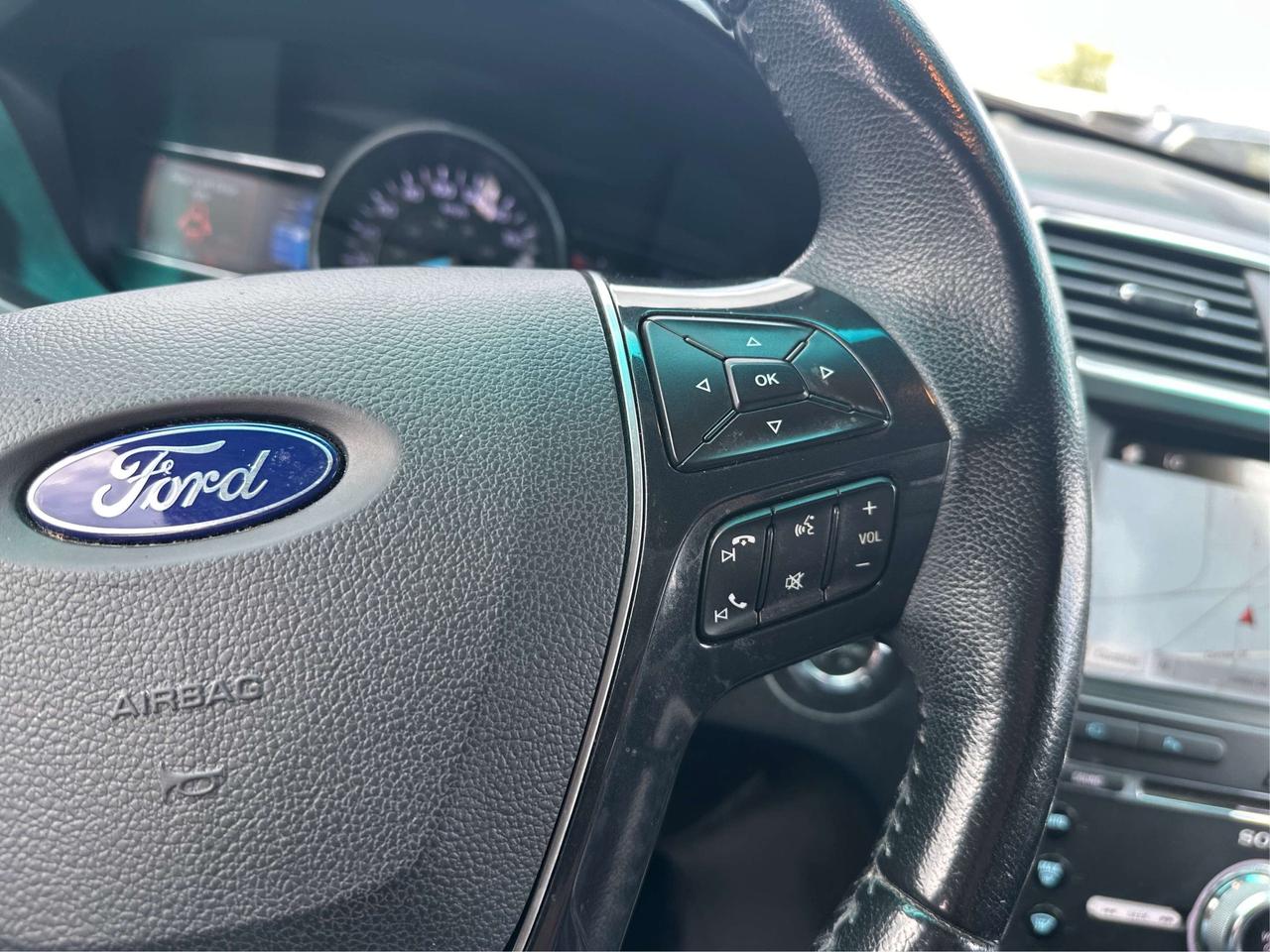 2017 Ford Explorer NAV LEATHER HEATED SEATS! WE FINANCE ALL CREDIT! Photo
