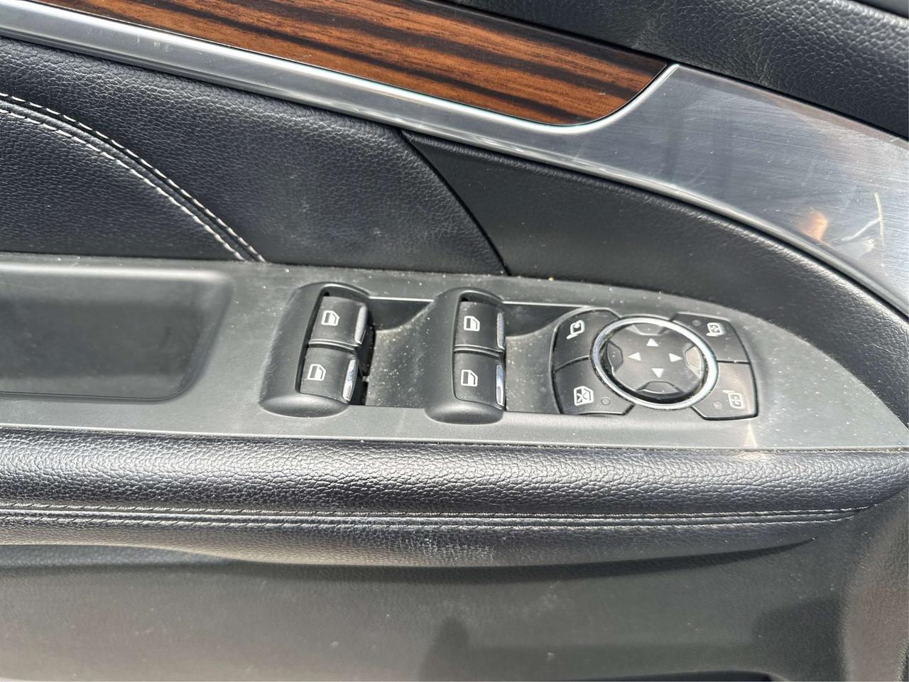 2017 Ford Explorer NAV LEATHER HEATED SEATS! WE FINANCE ALL CREDIT! Photo
