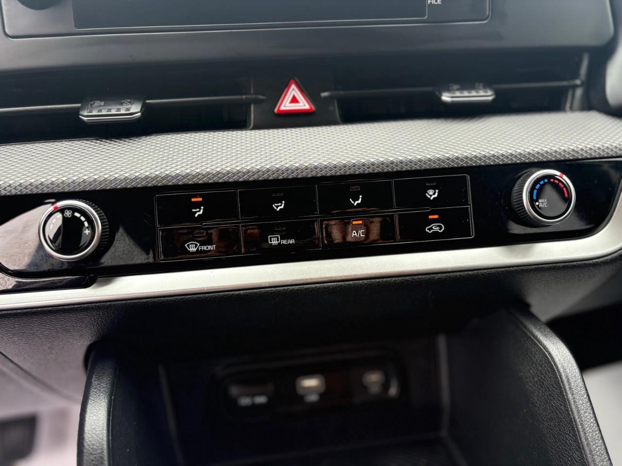 2024 Kia Sportage LX 4dr All-wheel Drive Photo