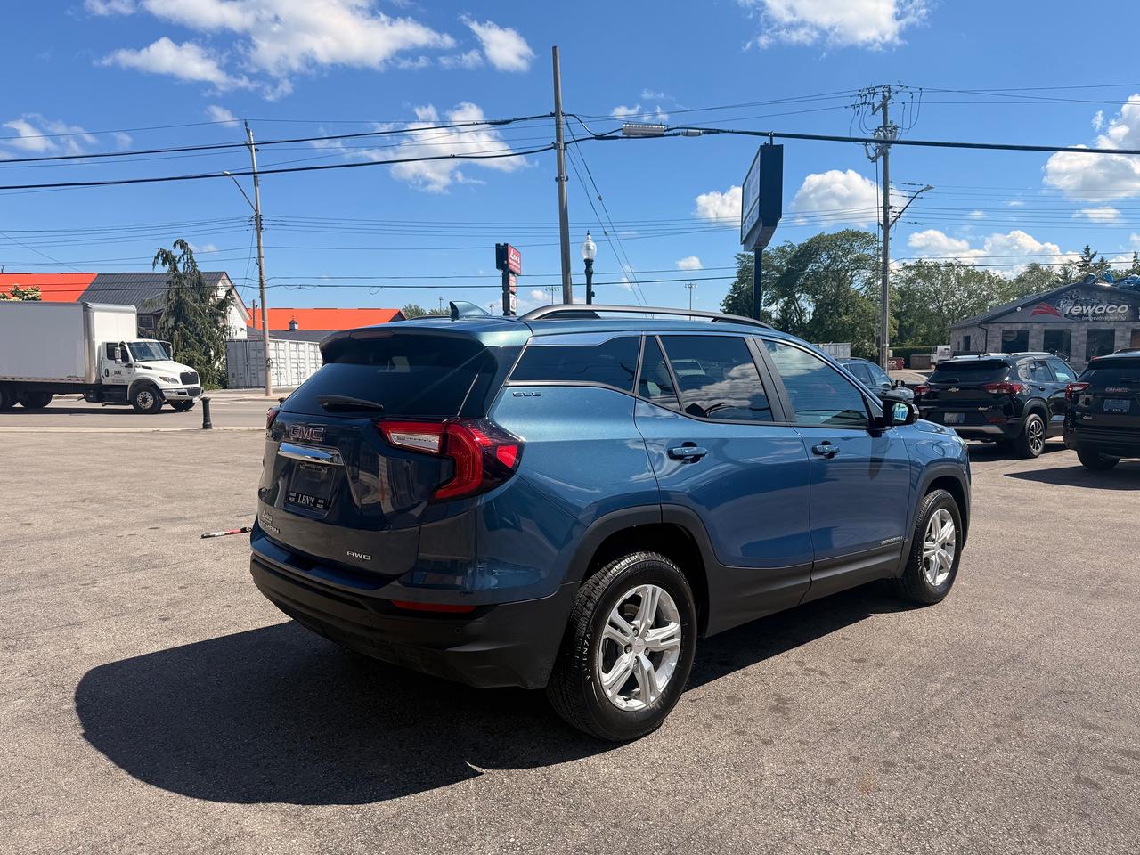 2024 GMC Terrain SLE Photo