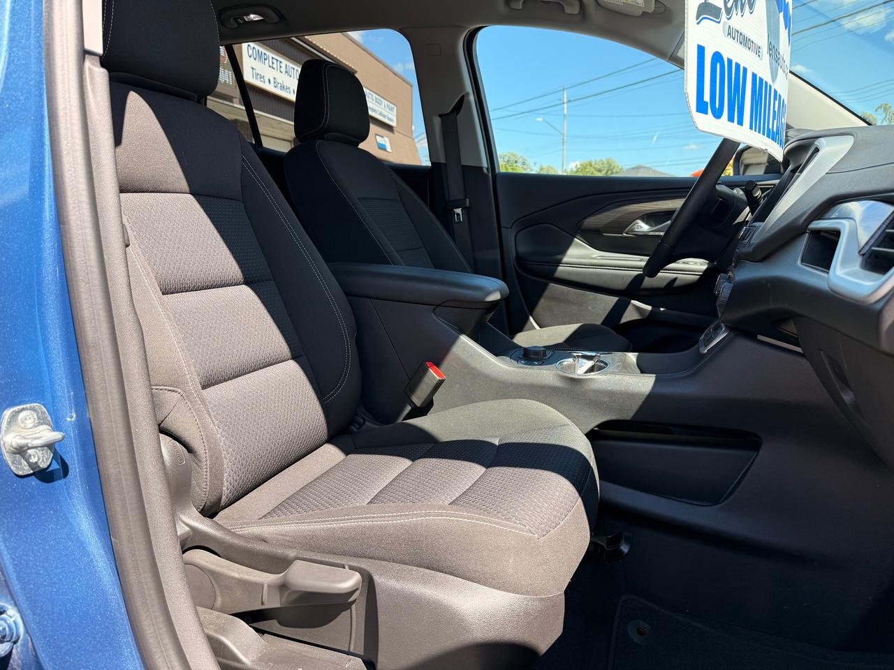 2024 GMC Terrain SLE Photo