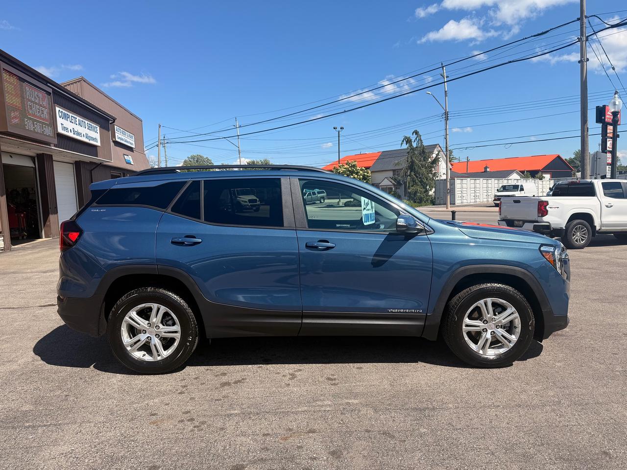 2024 GMC Terrain SLE Photo