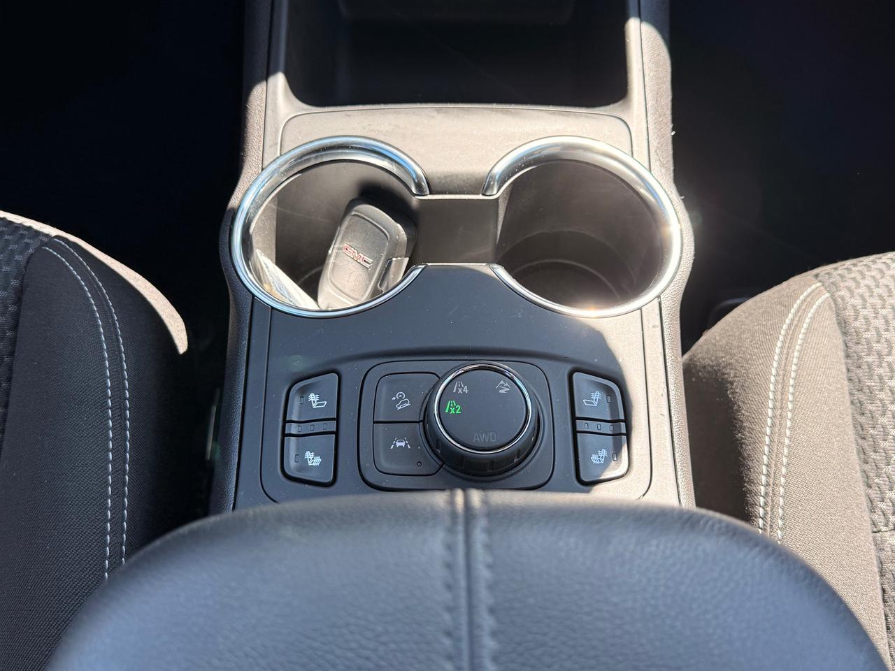 2024 GMC Terrain SLE Photo