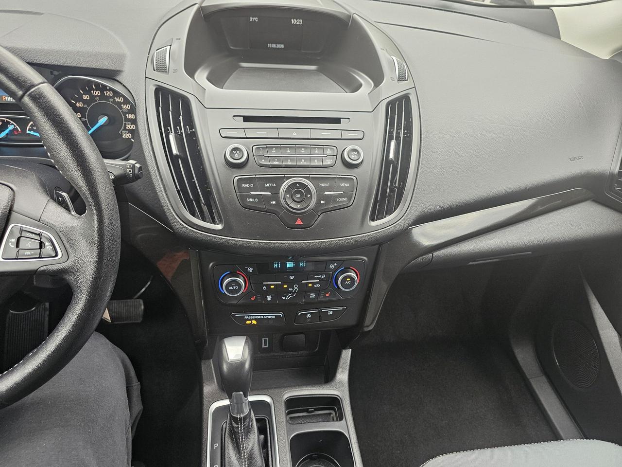 2018 Ford Escape SE 4WD, BACKUP CAMERA, BLUETOOTH, 90KM Photo