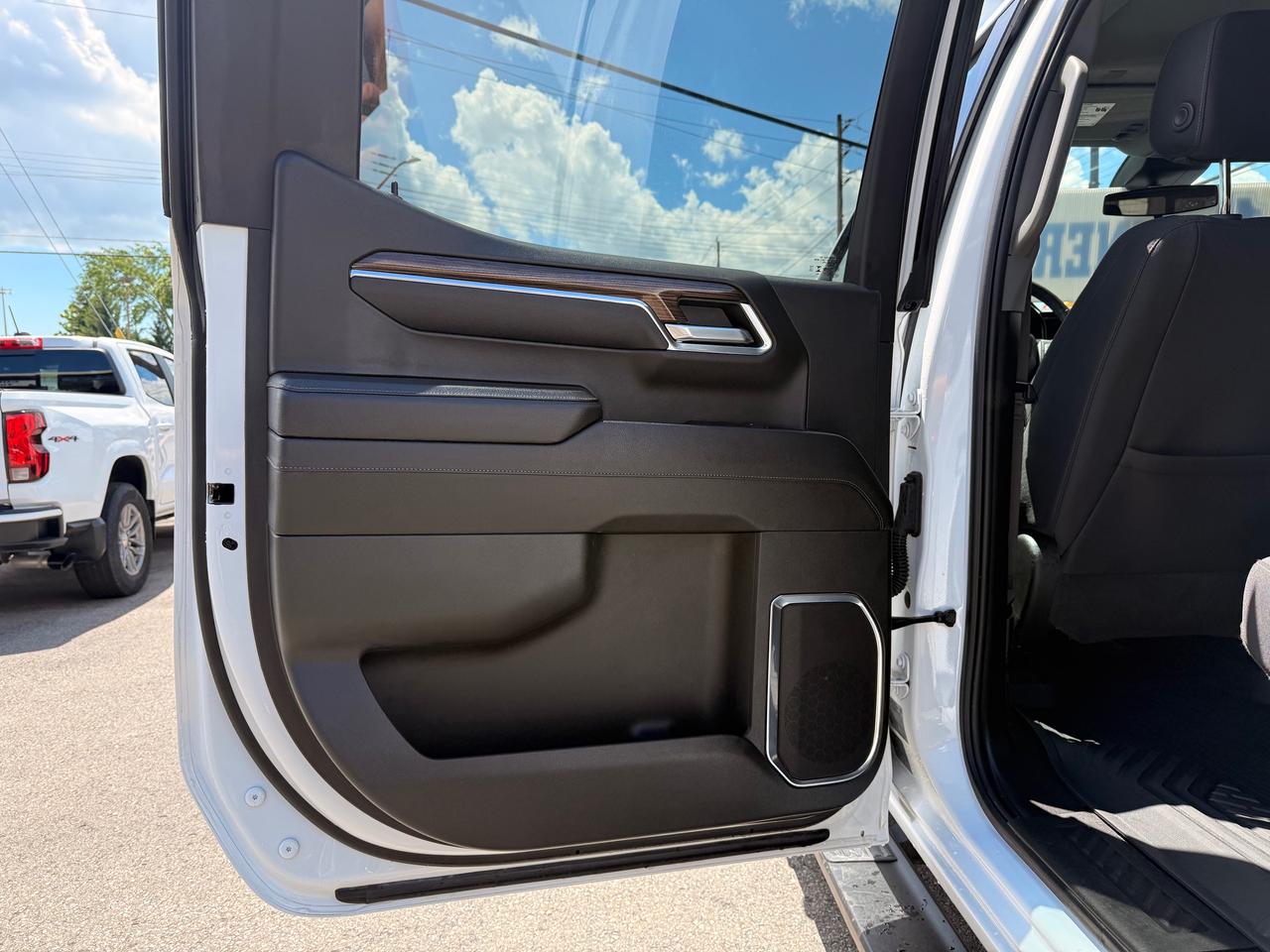 2024 Chevrolet Silverado 1500 RST Photo