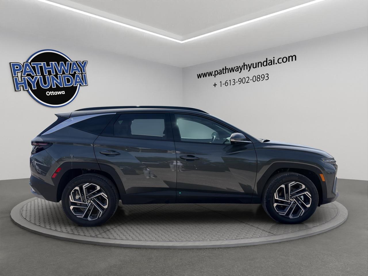 2026 Hyundai Tucson Hybrid Ultimate Photo2