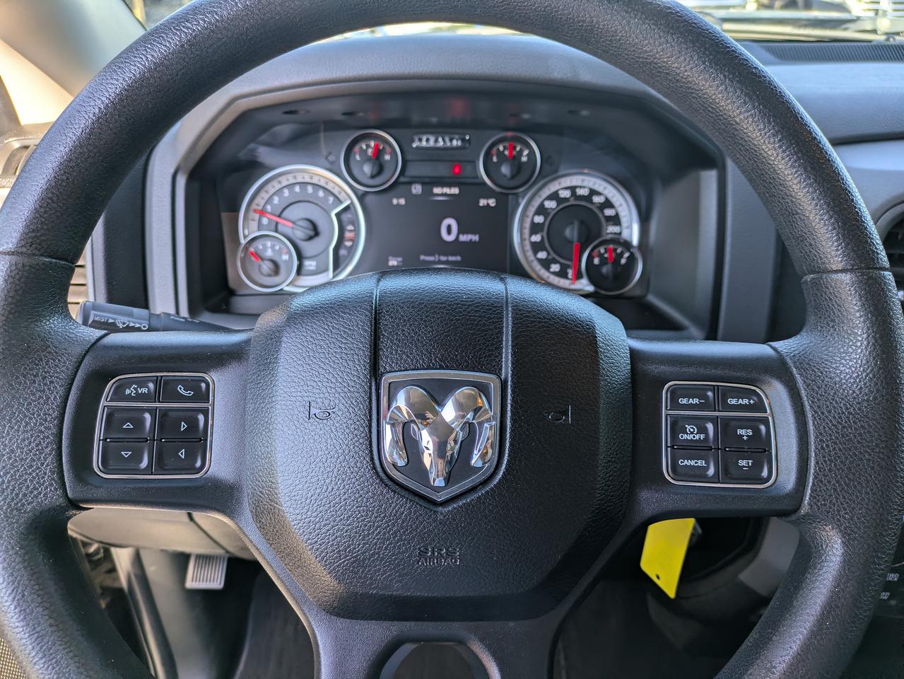 2019 RAM 1500 Classic EXPRESS 4X4 CREW CAB 5'7" BOX Photo