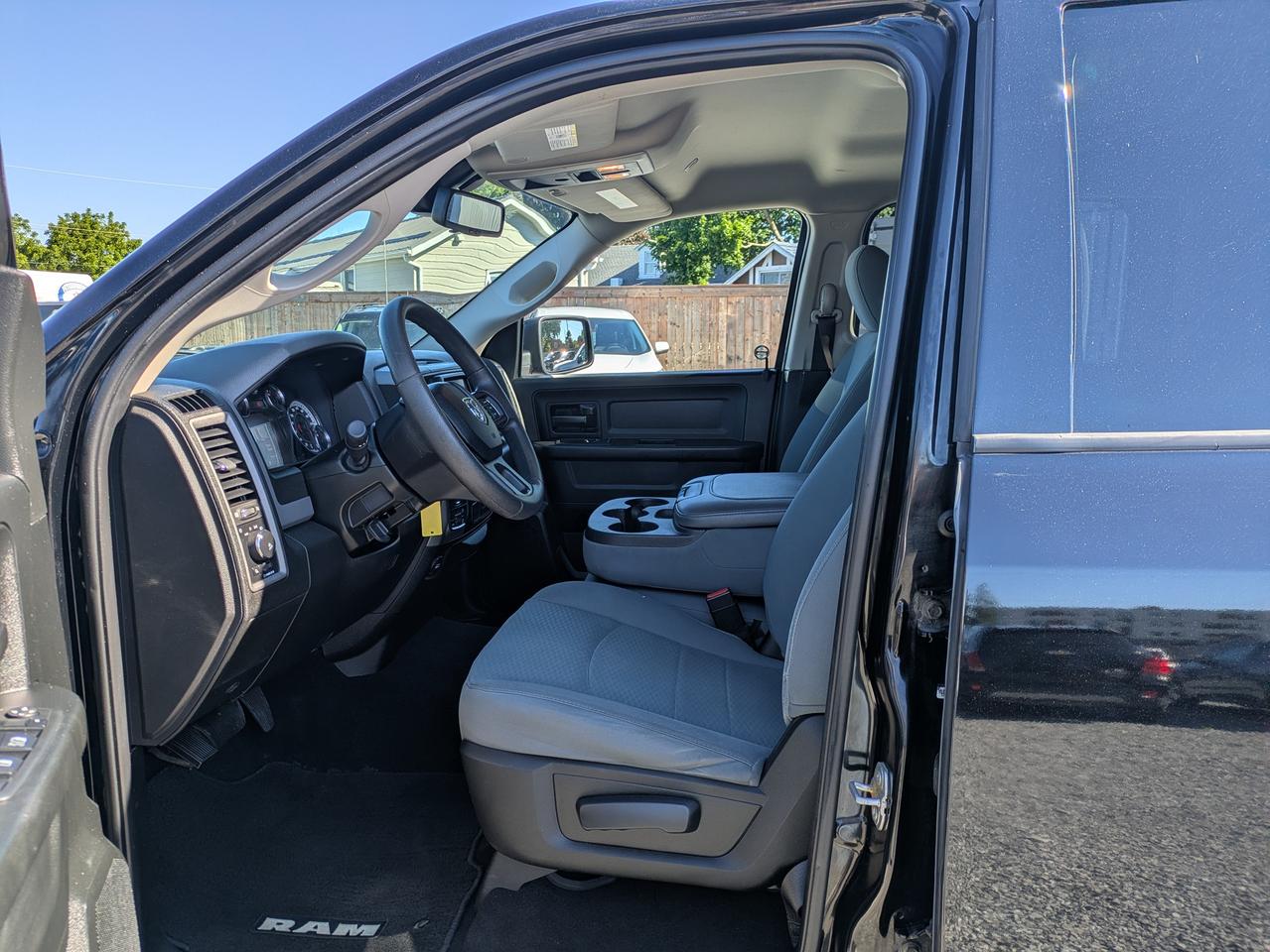 2019 RAM 1500 Classic EXPRESS 4X4 CREW CAB 5'7" BOX Photo