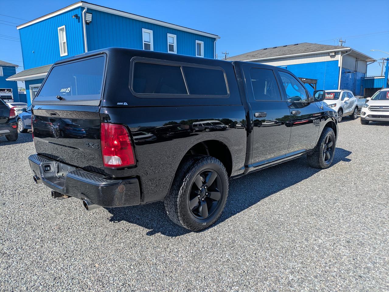 2019 RAM 1500 Classic EXPRESS 4X4 CREW CAB 5'7" BOX Photo3