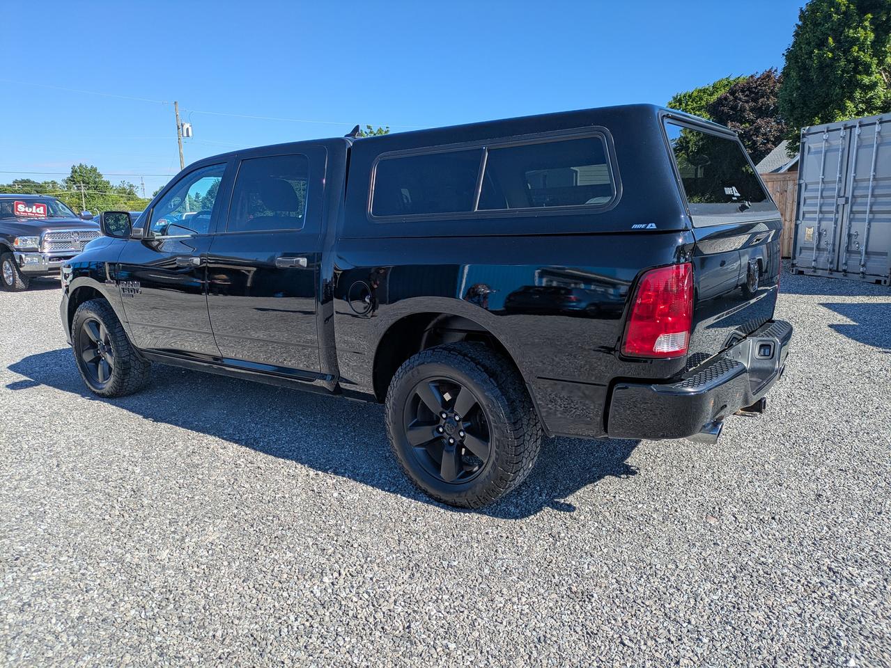 2019 RAM 1500 Classic EXPRESS 4X4 CREW CAB 5'7" BOX Photo2