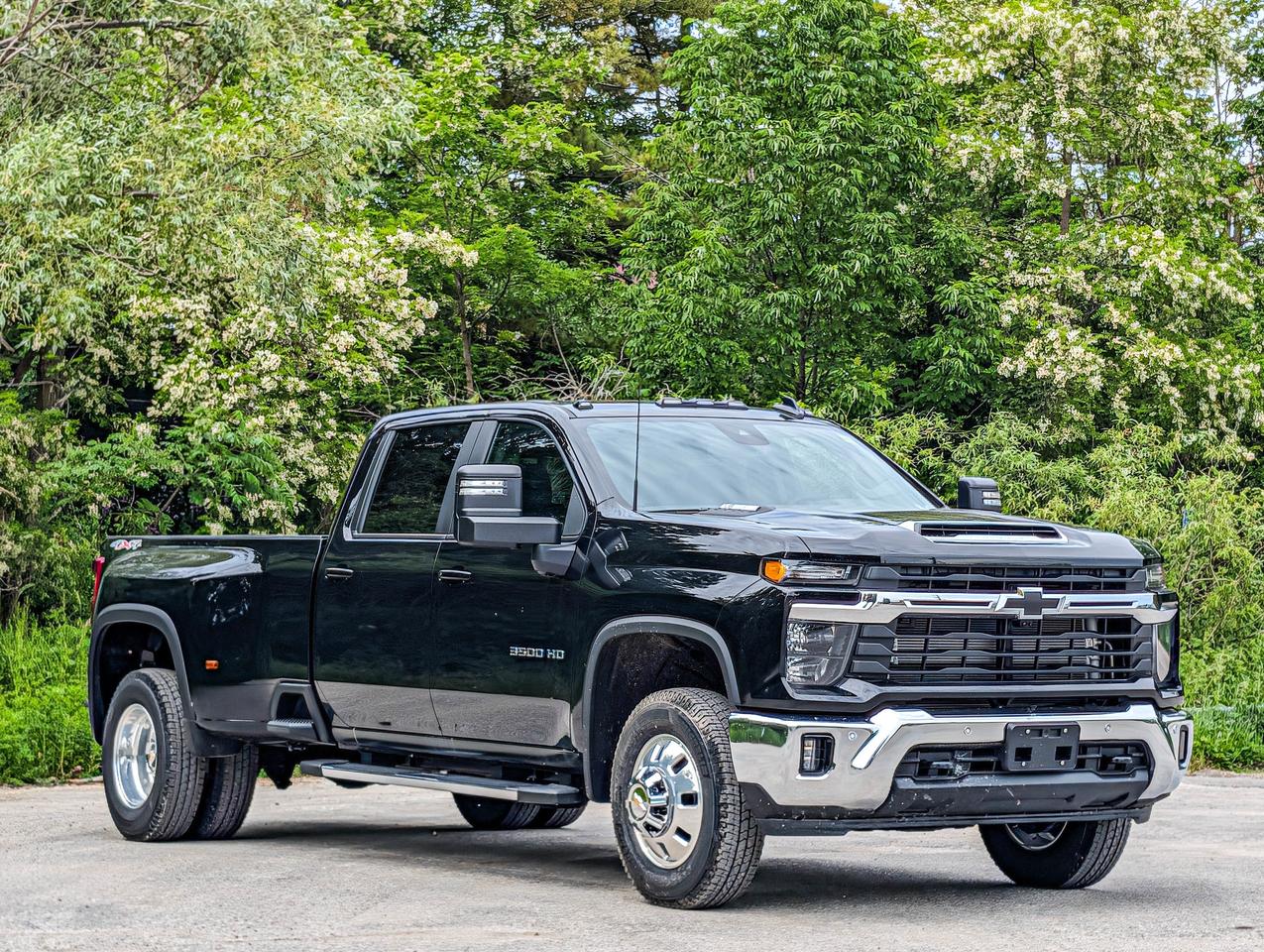 2026 Chevrolet Silverado 3500HD LT Photo2