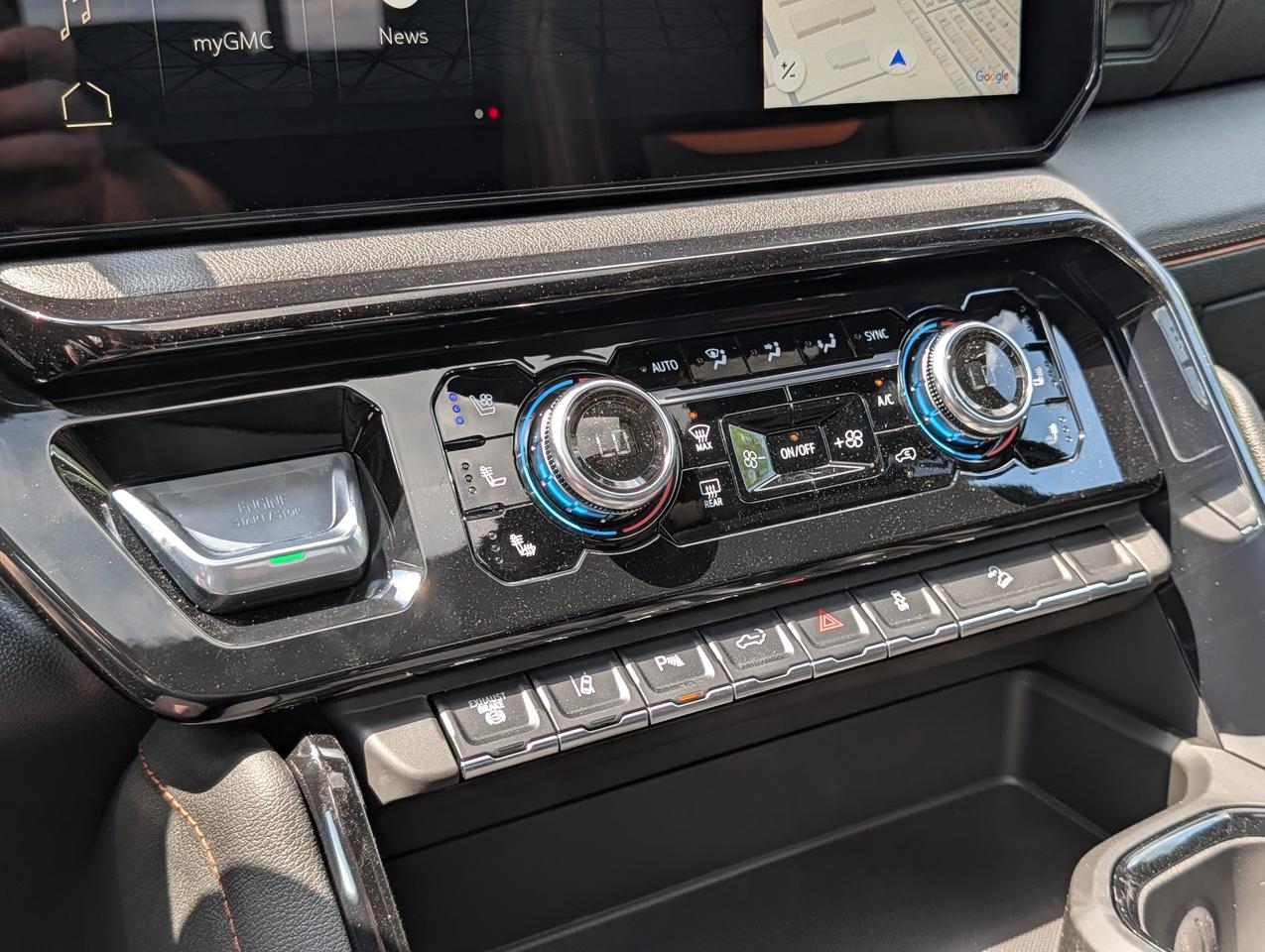 2026 GMC SIERRA 2500HD AT4 Photo