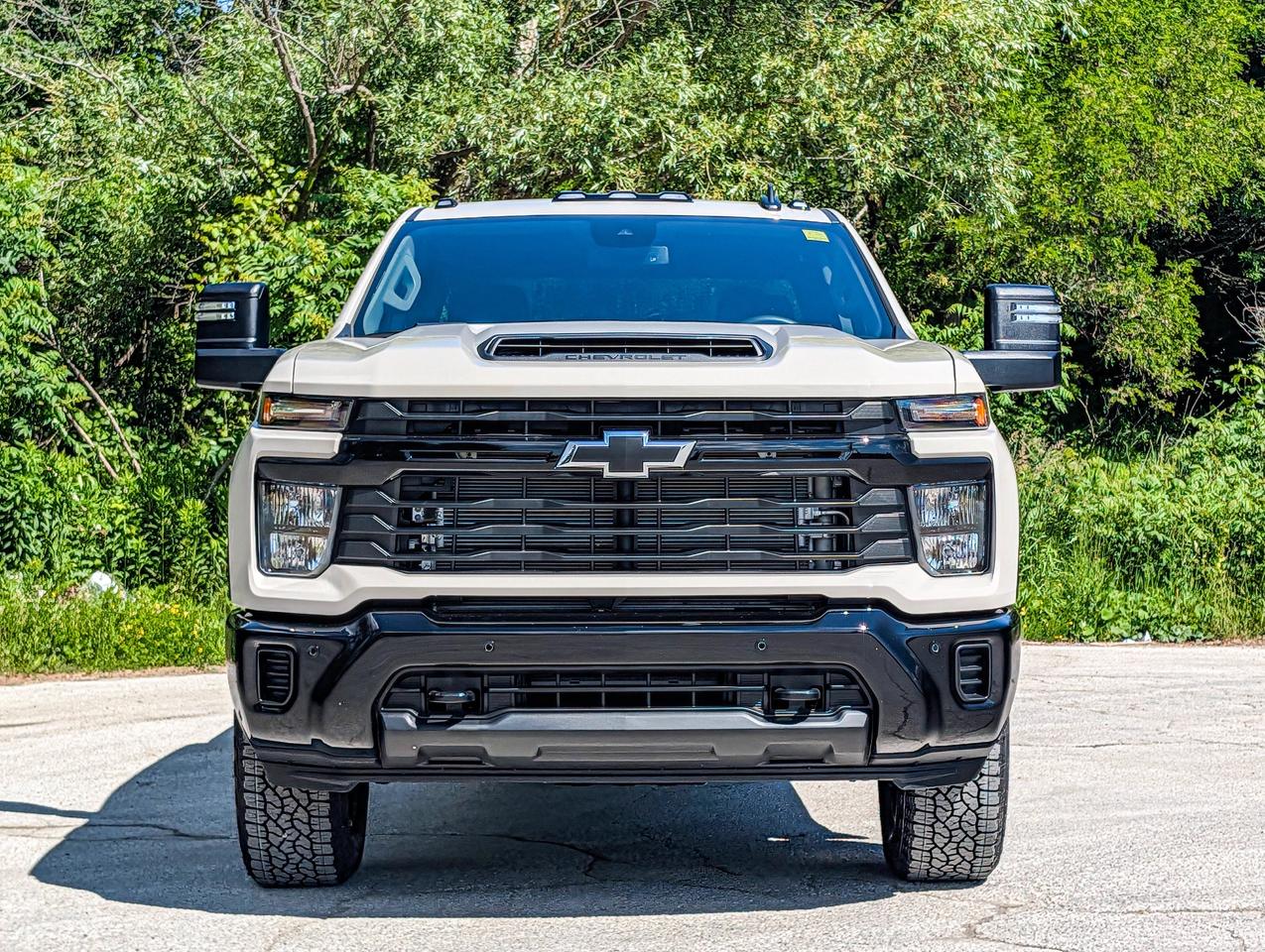 2026 Chevrolet SILVERADO 2500HD Custom Photo
