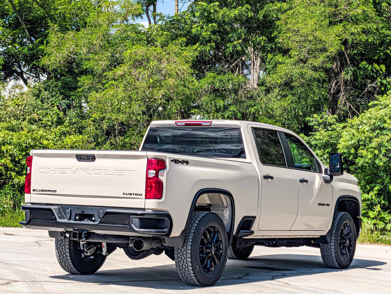 2026 Chevrolet SILVERADO 2500HD Custom Photo