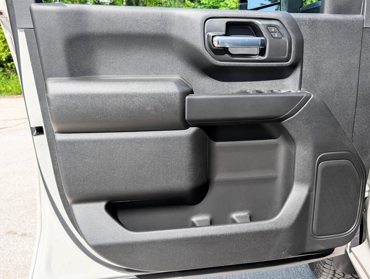 2026 Chevrolet SILVERADO 2500HD Custom Photo