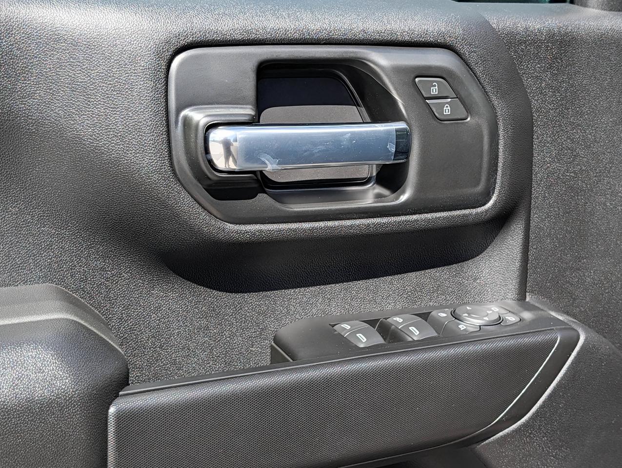 2026 Chevrolet SILVERADO 2500HD Custom Photo
