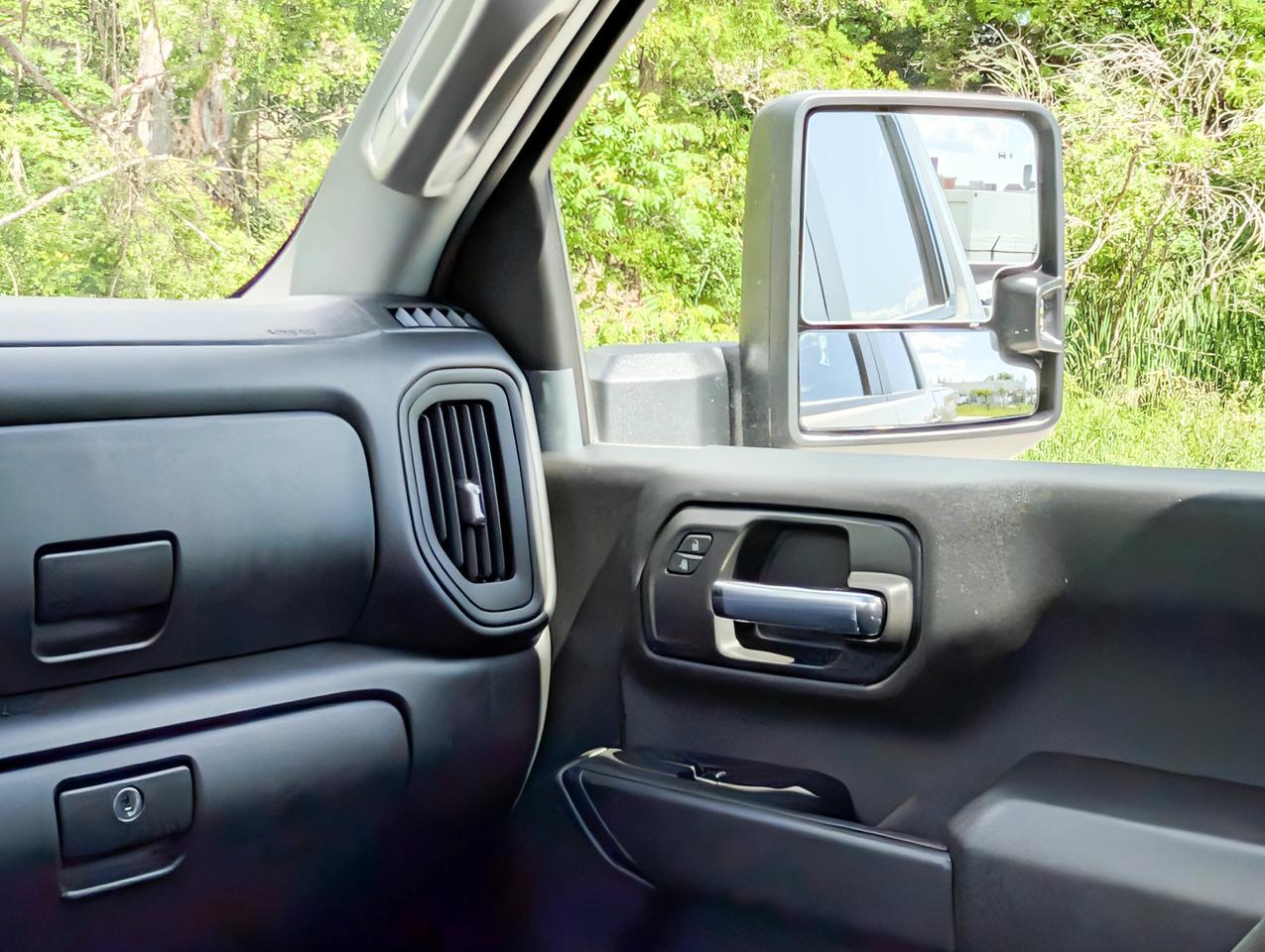 2026 Chevrolet SILVERADO 2500HD Custom Photo