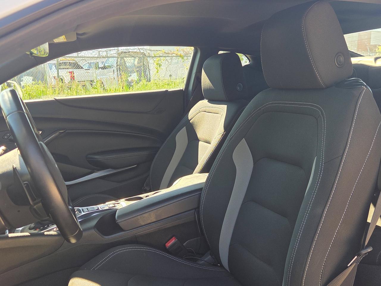 2018 Chevrolet Camaro 1LT Photo
