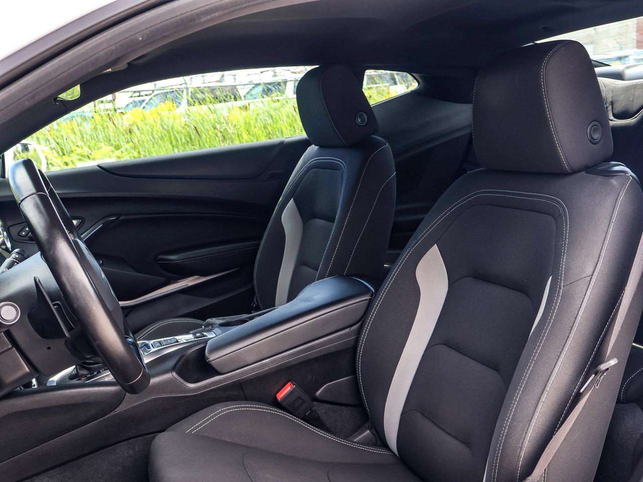 2018 Chevrolet Camaro 1LT Photo