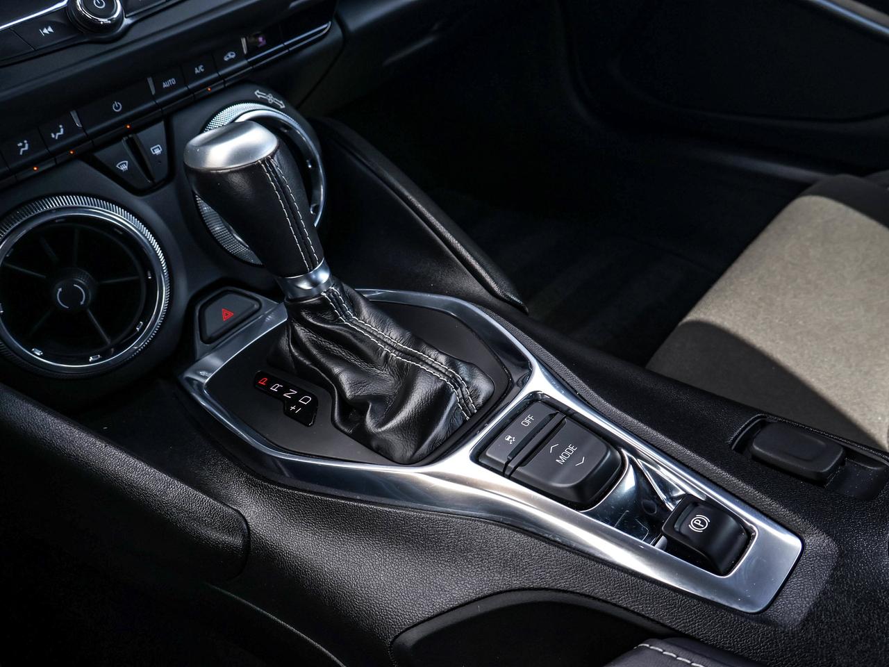 2018 Chevrolet Camaro 1LT Photo